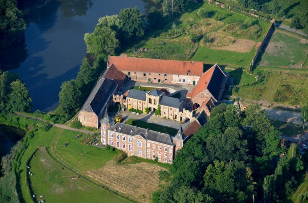 Apartmán Kasteel Nieuwenhoven Sint-Truiden Exteriér fotografie